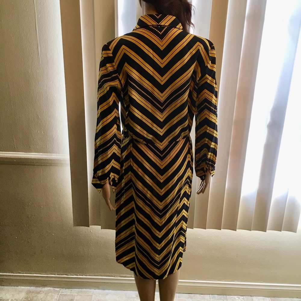 Button up Dress - Picture 3 of 4